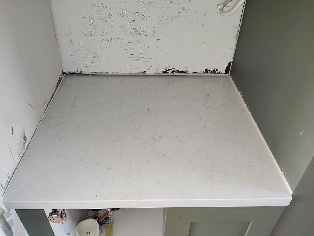 Køkkenbordplade i Technistone Noble Carrara, Västerås – billede 6