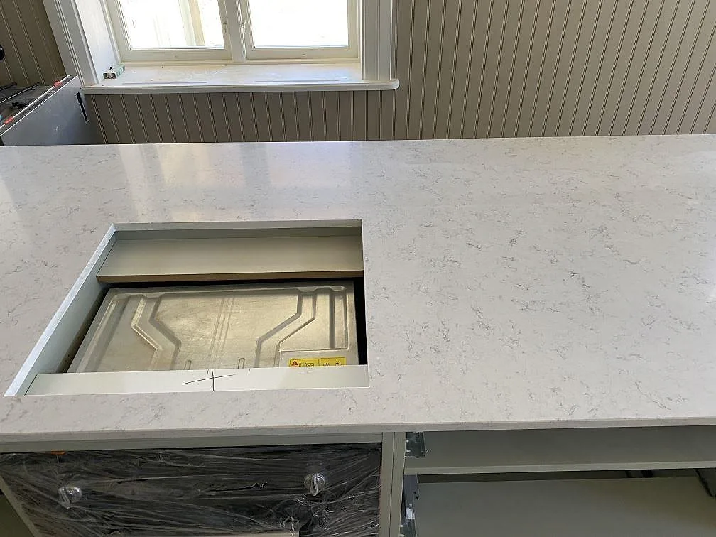 Køkkenbordplade i Technistone Noble Carrara, Vaggeryd – billede 3