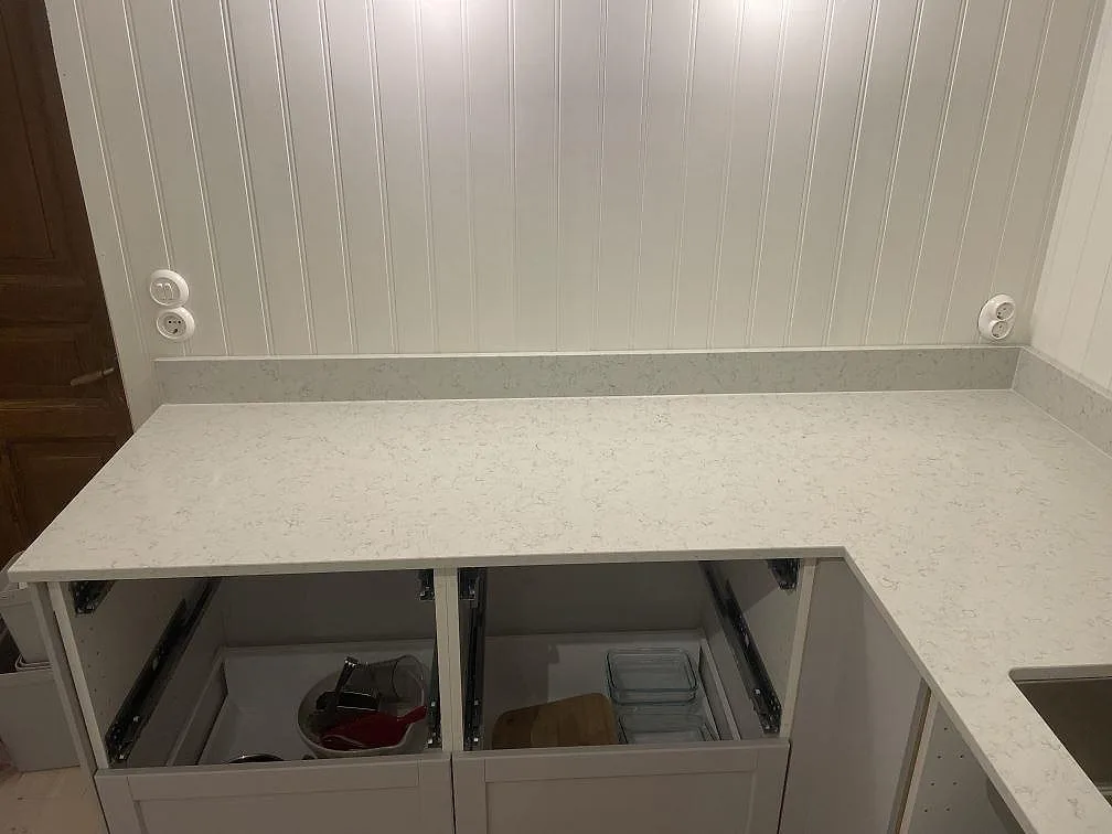 Køkkenbordplade i Technistone Noble Carrara, Vallda – billede 2