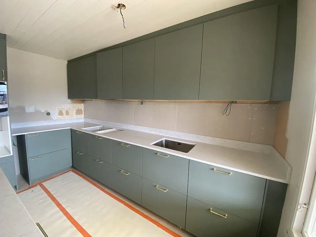 Køkkenbordplade i Technistone Noble Carrara, Västerås