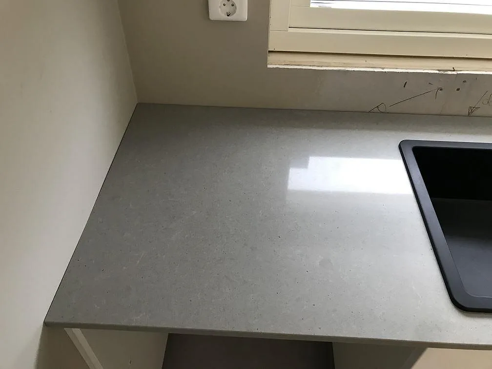 Køkkenbordplade i Technistone Noble Concrete Grey, Anderslöv – billede 6