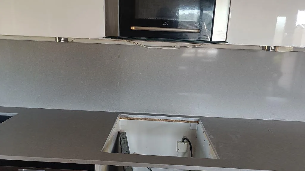 Køkkenbordplade i Technistone Noble Concrete Grey, Asmundtorp – billede 6