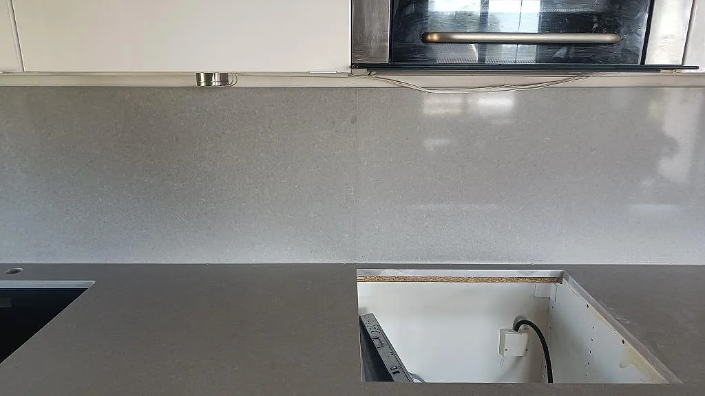 Køkkenbordplade i Technistone Noble Concrete Grey, Asmundtorp – billede 7