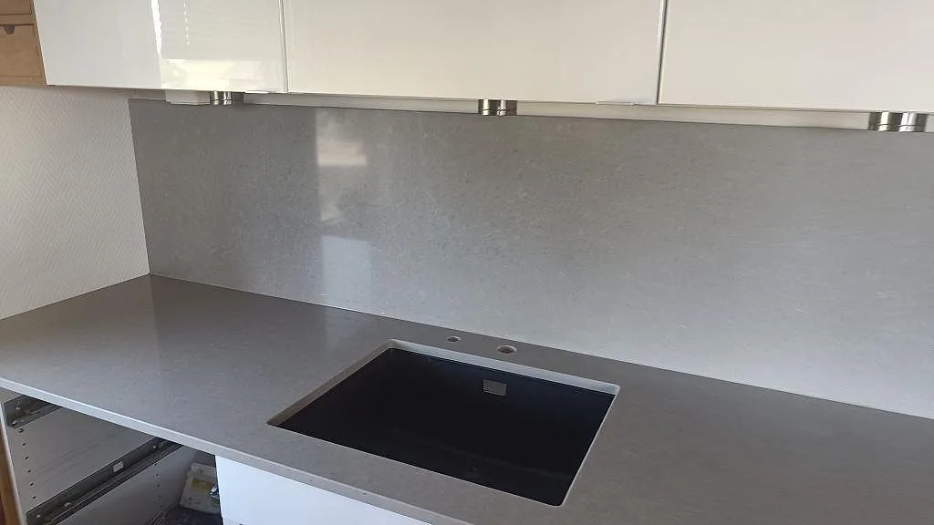 Køkkenbordplade i Technistone Noble Concrete Grey, Asmundtorp – billede 3
