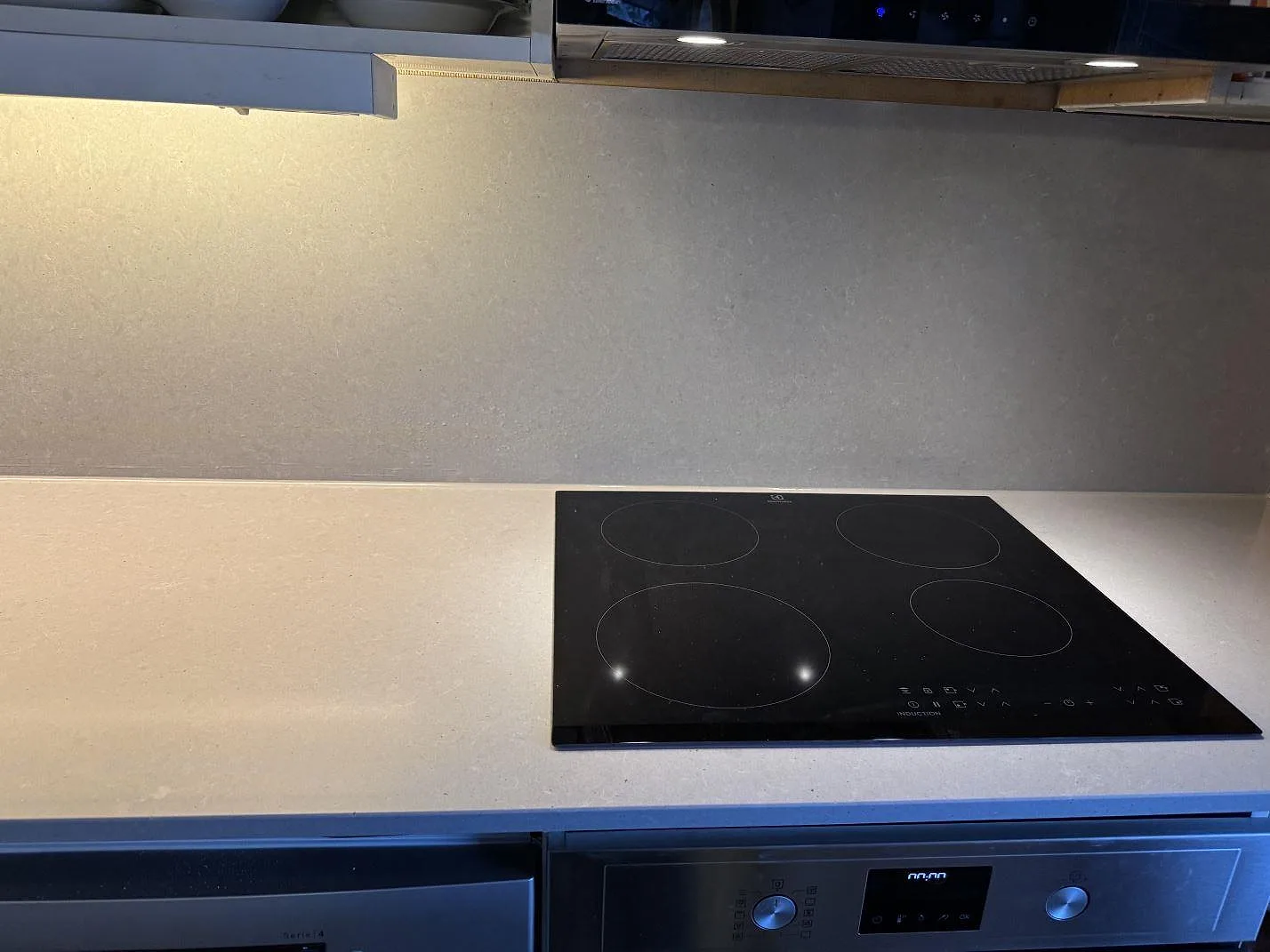 Køkkenbordplade i Technistone Noble Concrete Grey, Båstad – billede 6
