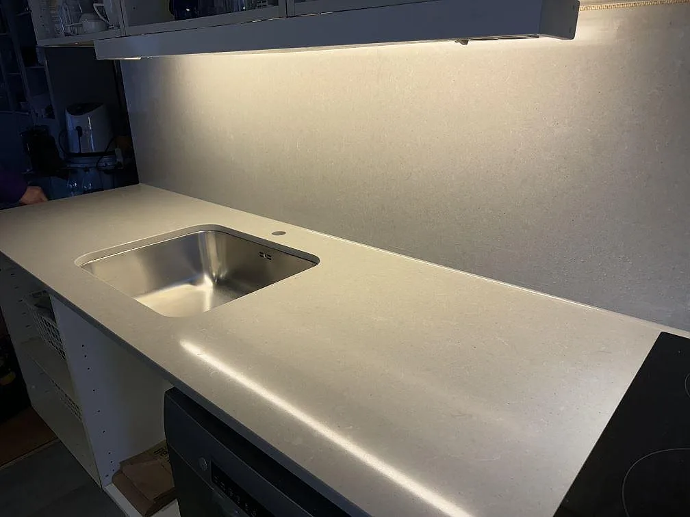Køkkenbordplade i Technistone Noble Concrete Grey, Båstad – billede 4
