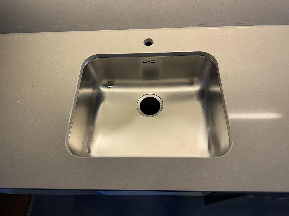 Køkkenbordplade i Technistone Noble Concrete Grey, Båstad – billede 5
