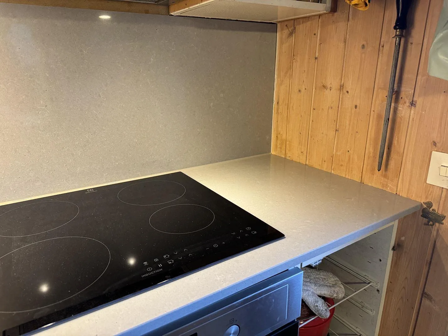 Køkkenbordplade i Technistone Noble Concrete Grey, Båstad – billede 7