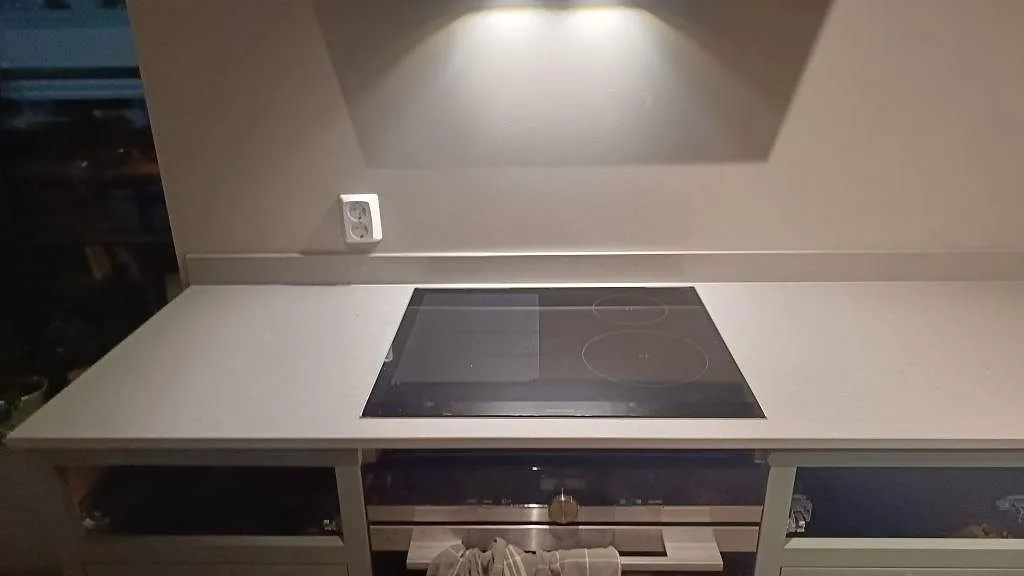 Køkkenbordplade i Technistone Noble Concrete Grey, Bankeryd – billede 8