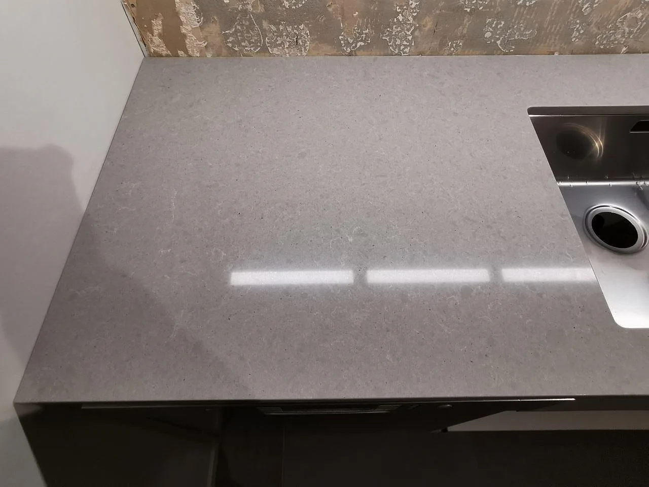 Køkkenbordplade i Technistone Noble Concrete Grey, Bjärred – billede 2