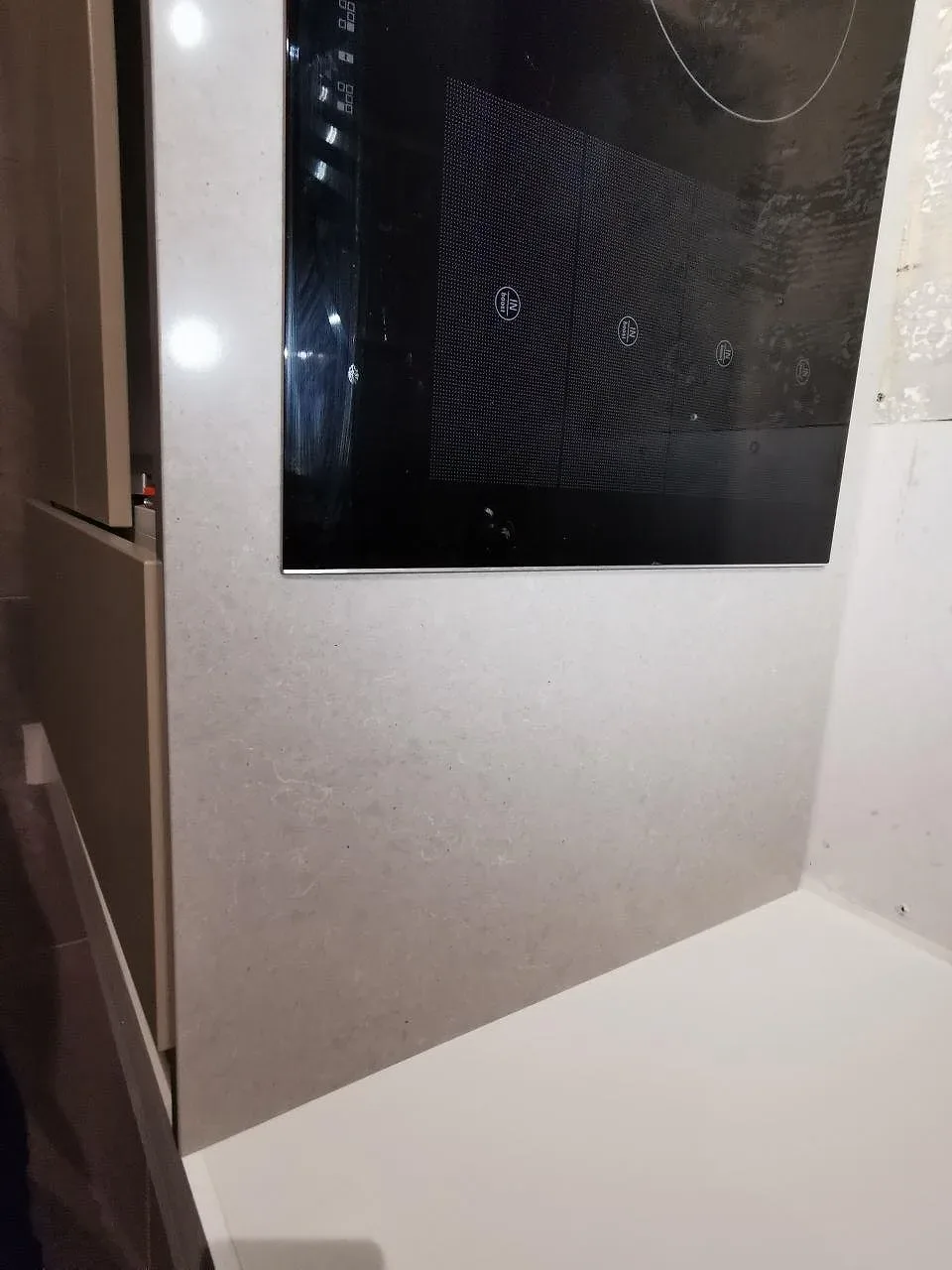Køkkenbordplade i Technistone Noble Concrete Grey, Bjärred – billede 6