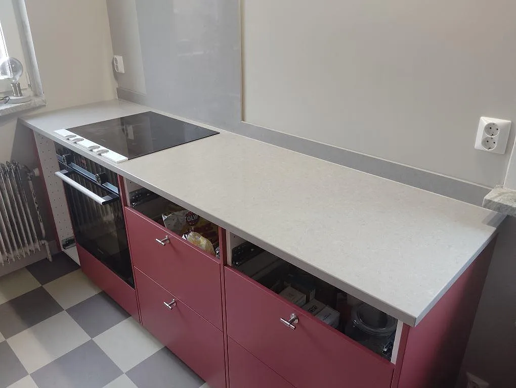 Køkkenbordplade i Technistone Noble Concrete Grey, Bromma