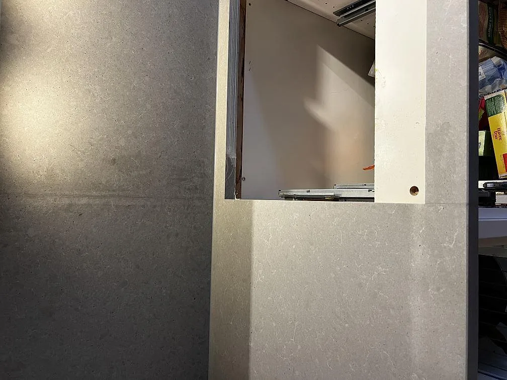 Køkkenbordplade i Technistone Noble Concrete Grey, Göteborg – billede 5