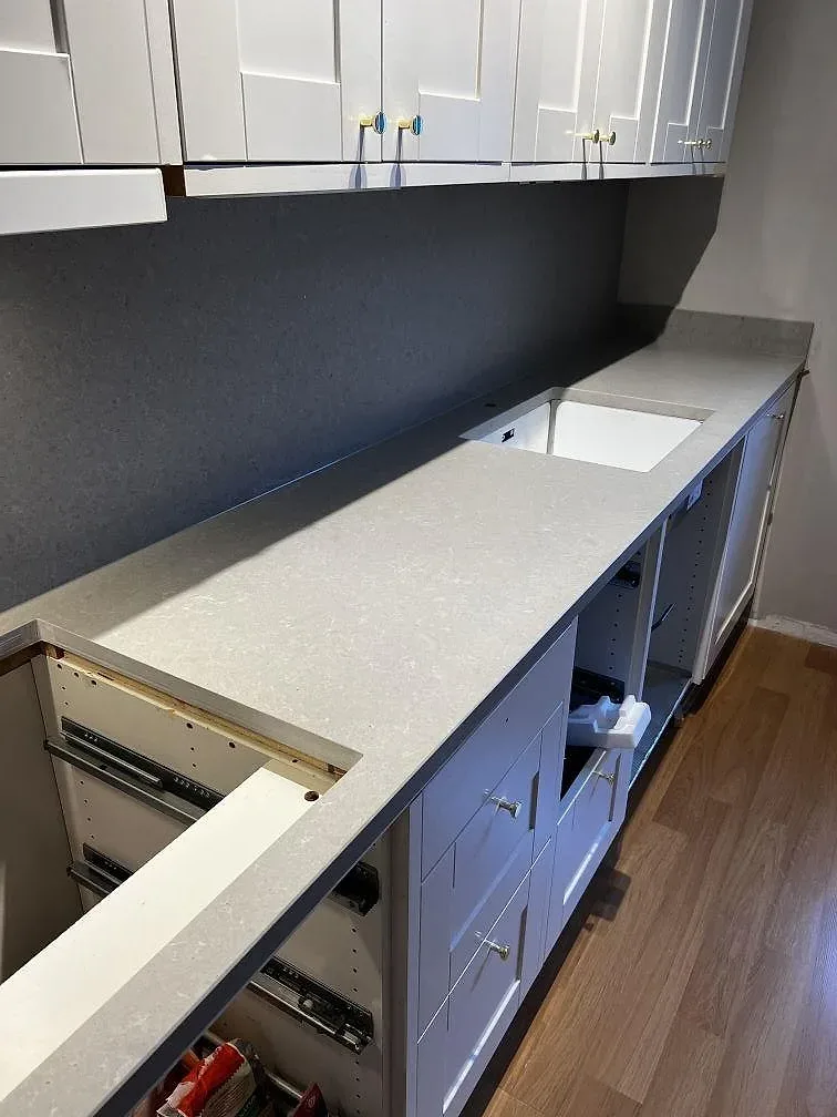 Køkkenbordplade i Technistone Noble Concrete Grey, Göteborg – billede 6