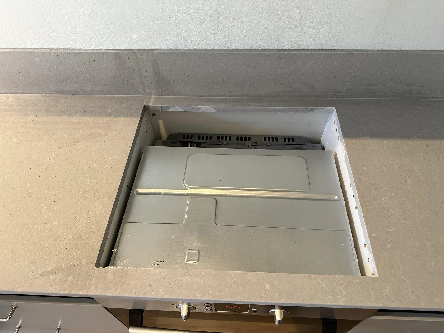 Køkkenbordplade i Technistone Noble Concrete Grey, Göteborg – billede 4