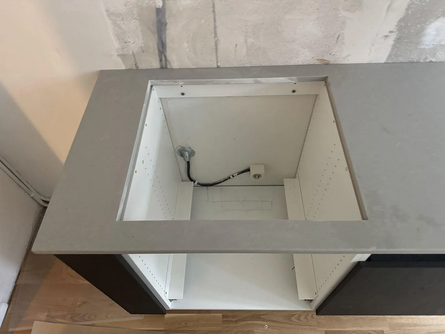 Køkkenbordplade i Technistone Noble Concrete Grey, Göteborg – billede 5