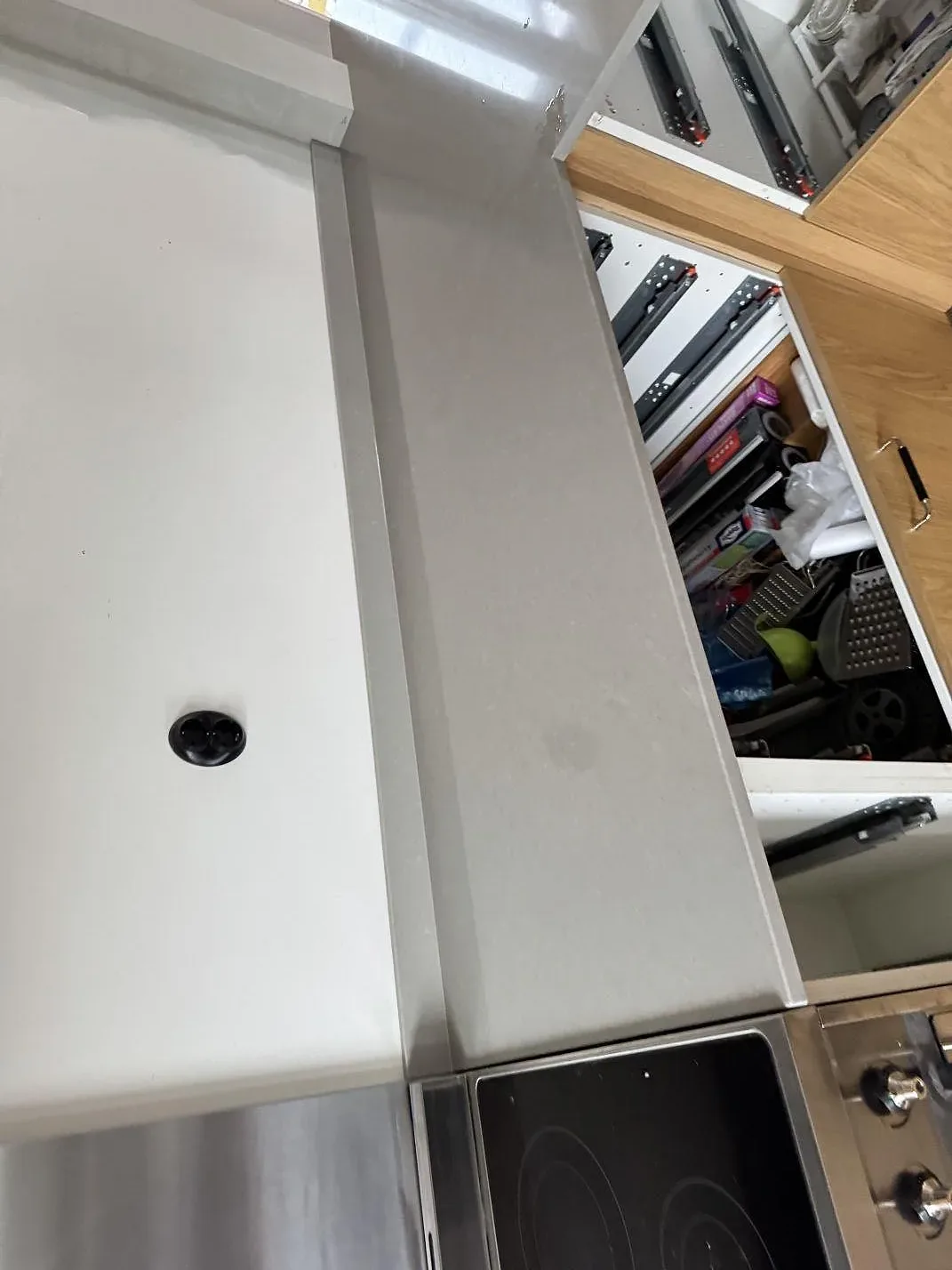 Køkkenbordplade i Technistone Noble Concrete Grey, Jönköping – billede 8