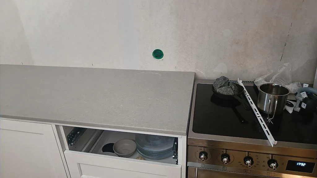 Køkkenbordplade i Technistone Noble Concrete Grey, Limhamn – billede 7