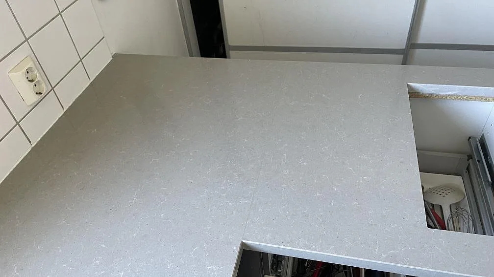 Køkkenbordplade i Technistone Noble Concrete Grey, Limhamn – billede 6