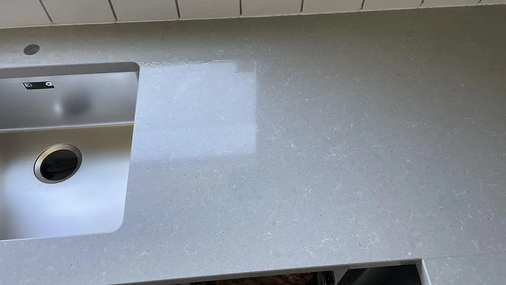 Køkkenbordplade i Technistone Noble Concrete Grey, Limhamn – billede 3