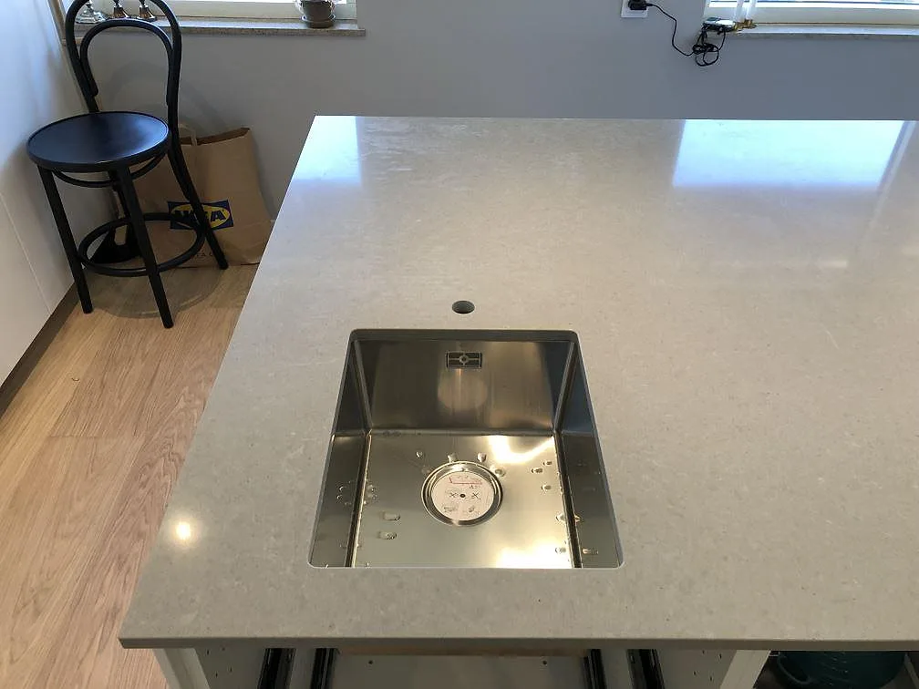 Køkkenbordplade i Technistone Noble Concrete Grey, Lomma – billede 4