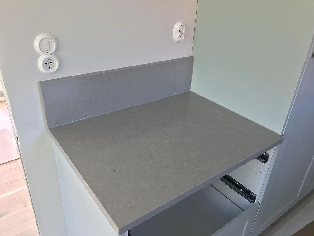 Køkkenbordplade i Technistone Noble Concrete Grey, Lund – billede 3