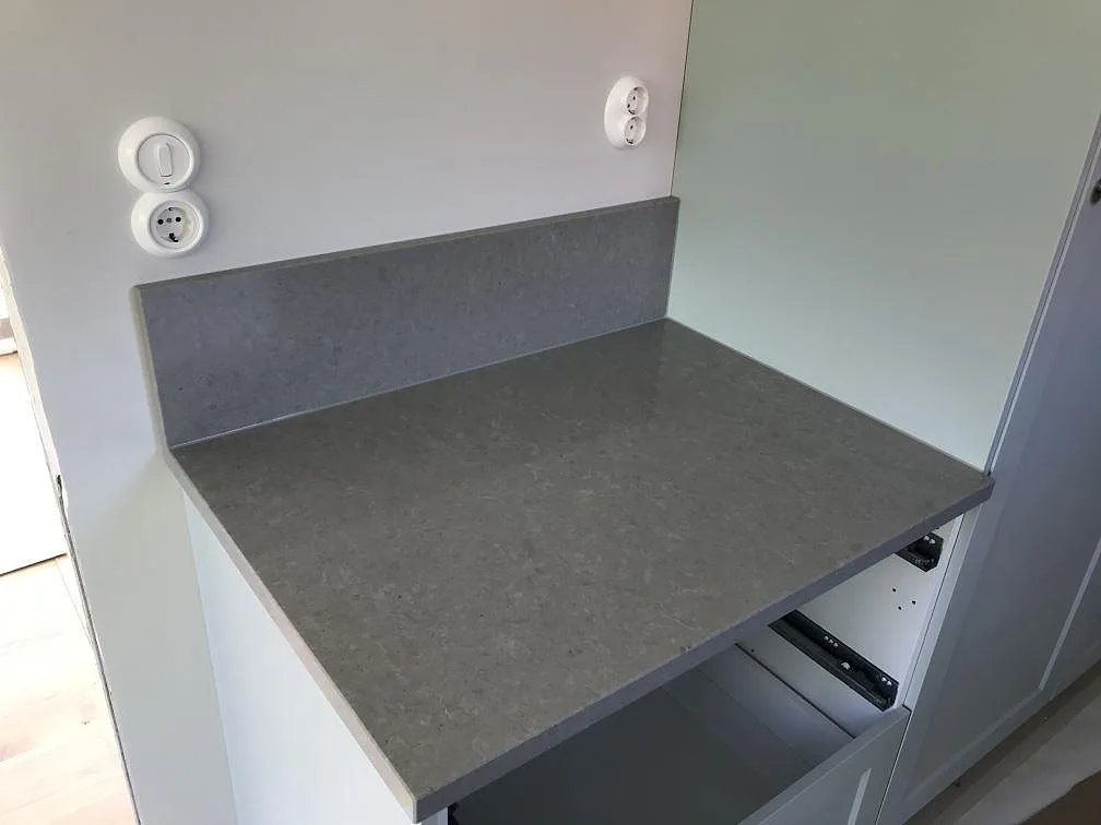 Køkkenbordplade i Technistone Noble Concrete Grey, Lund – billede 2