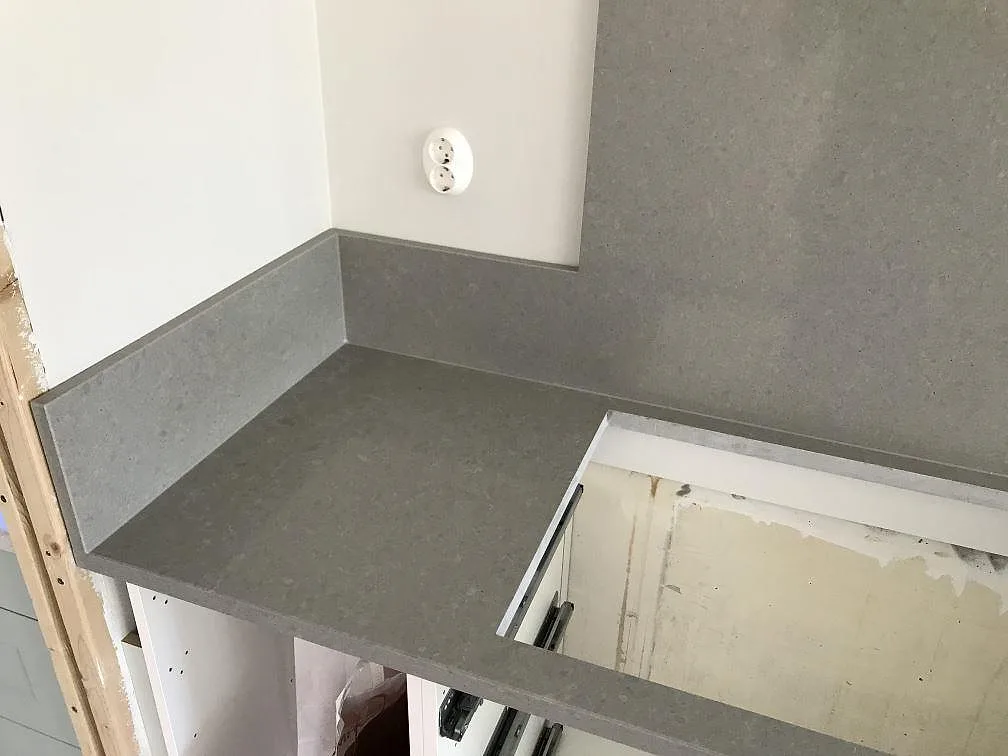 Køkkenbordplade i Technistone Noble Concrete Grey, Lund – billede 8