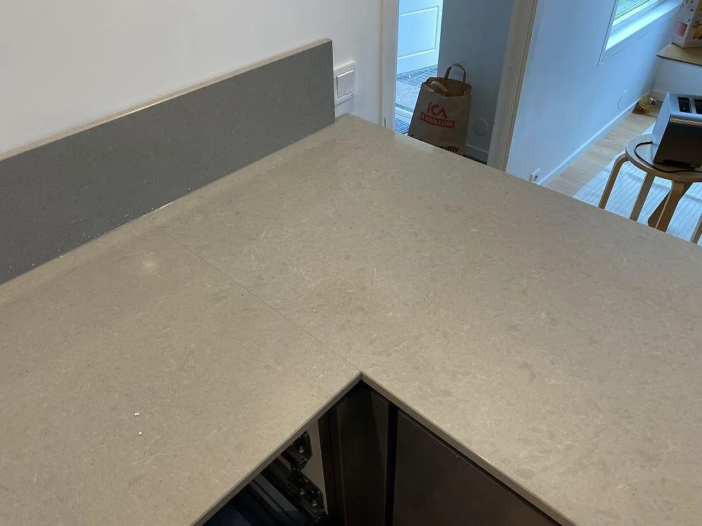 Køkkenbordplade i Technistone Noble Concrete Grey, Lund – billede 6