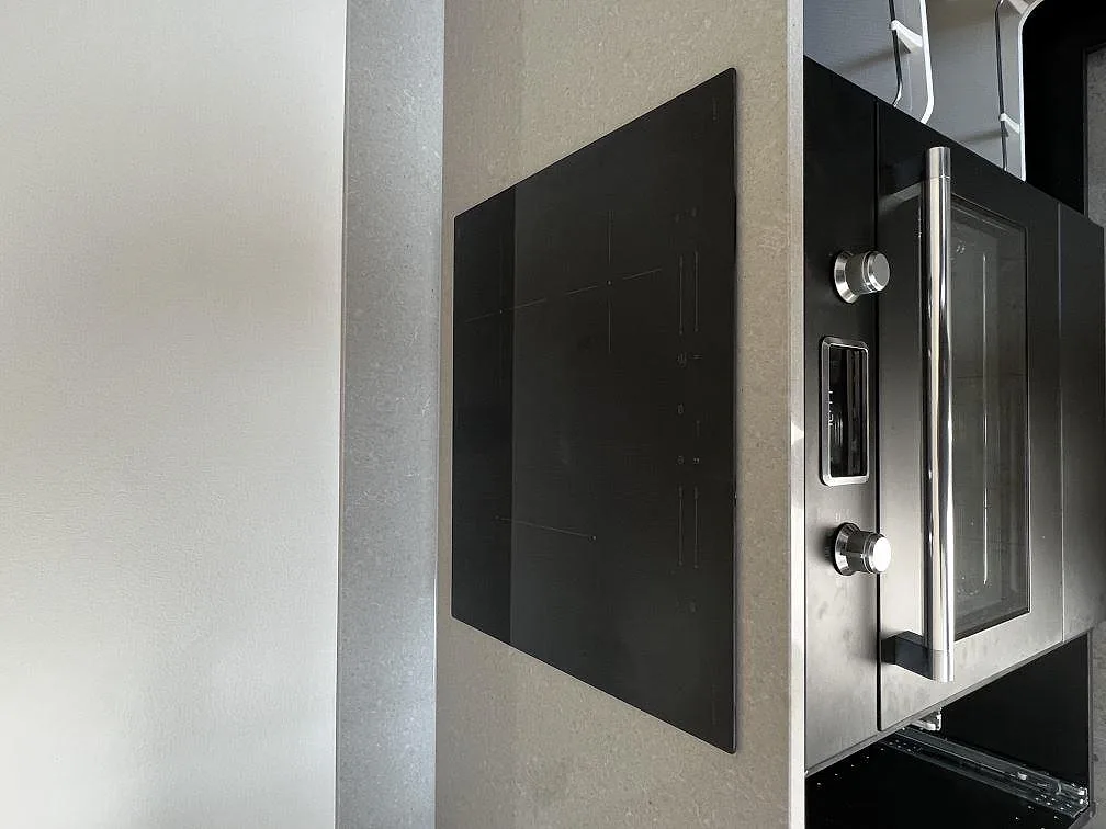 Køkkenbordplade i Technistone Noble Concrete Grey, Lund – billede 2
