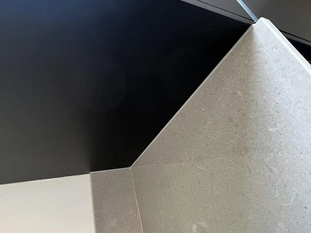 Køkkenbordplade i Technistone Noble Concrete Grey, Lund – billede 5