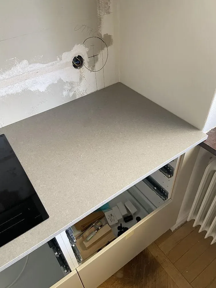 Køkkenbordplade i Technistone Noble Concrete Grey, Malmö – billede 4