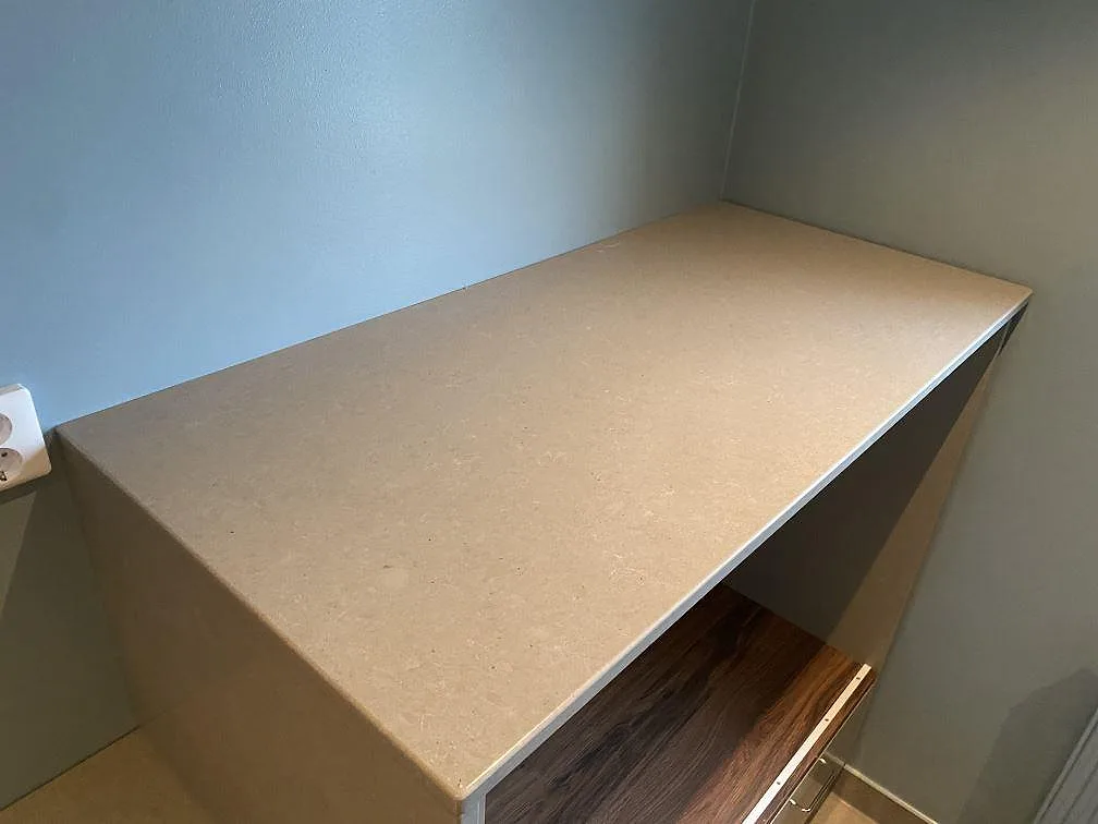 Køkkenbordplade i Technistone Noble Concrete Grey, Malmö – billede 2