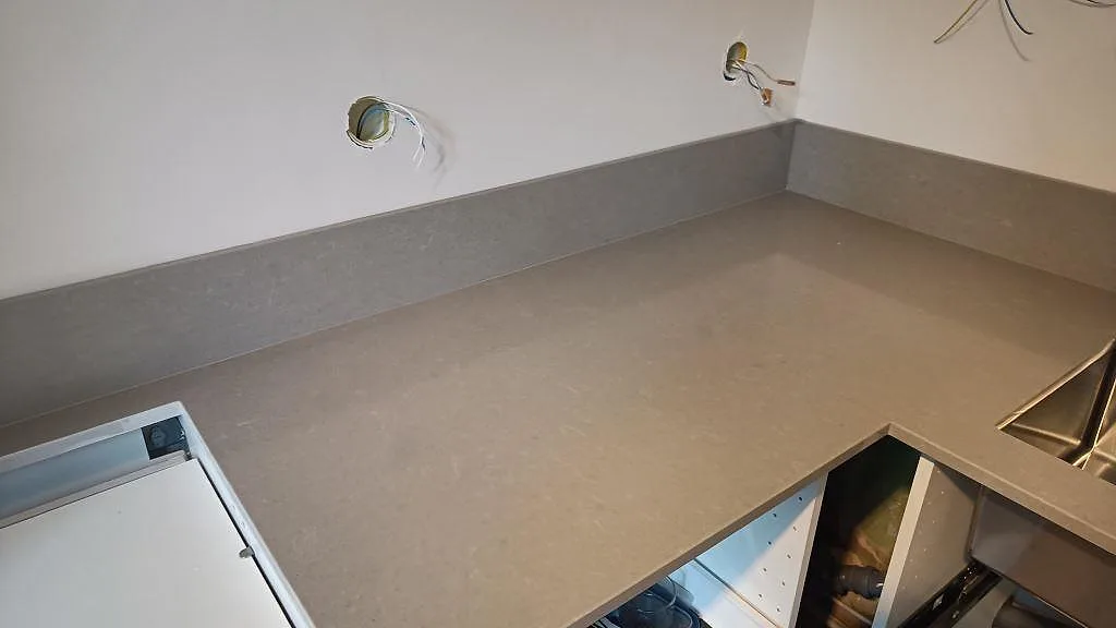 Køkkenbordplade i Technistone Noble Concrete Grey, Malmö – billede 2