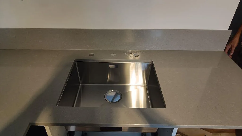 Køkkenbordplade i Technistone Noble Concrete Grey, Malmö – billede 3