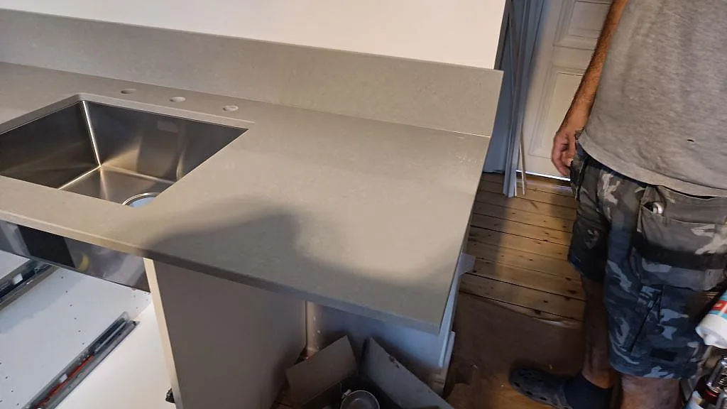 Køkkenbordplade i Technistone Noble Concrete Grey, Malmö – billede 7