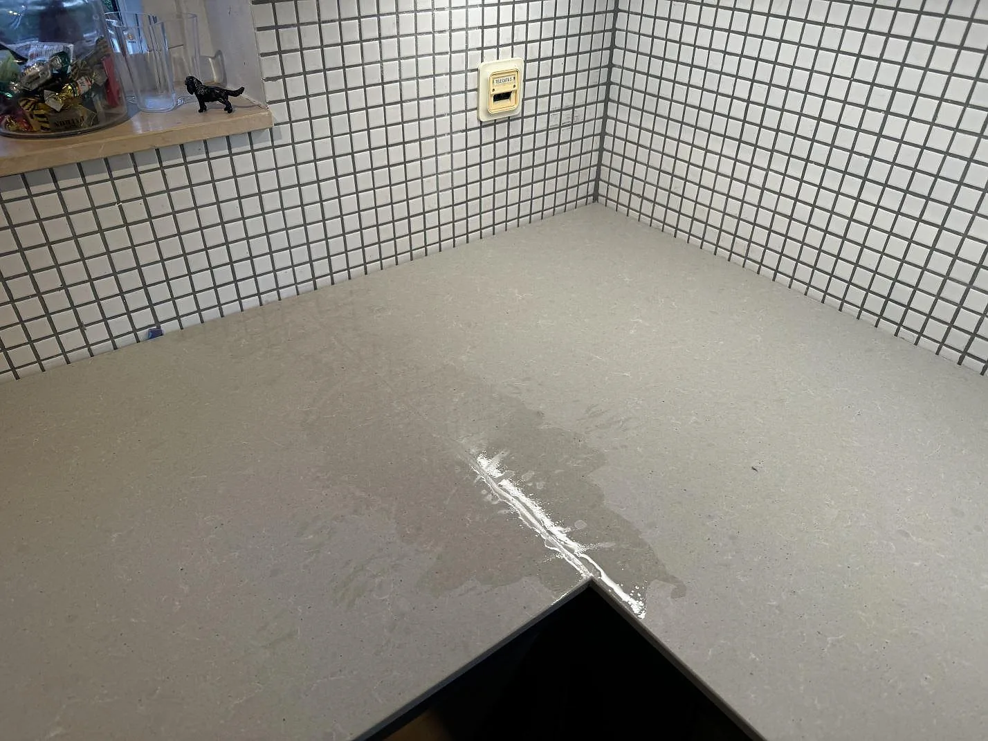 Køkkenbordplade i Technistone Noble Concrete Grey, Malmö – billede 6