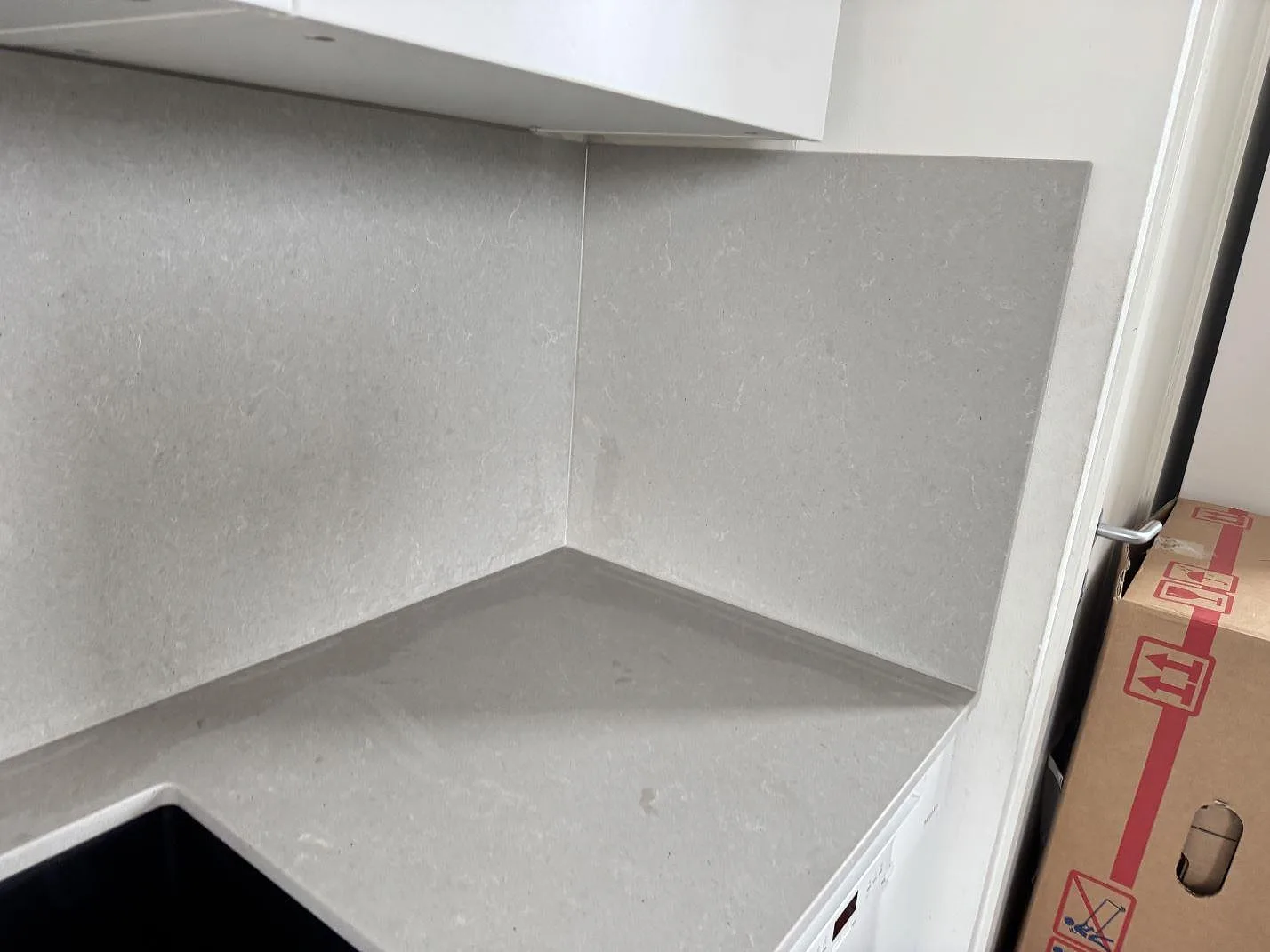Køkkenbordplade i Technistone Noble Concrete Grey, Malmö – billede 6