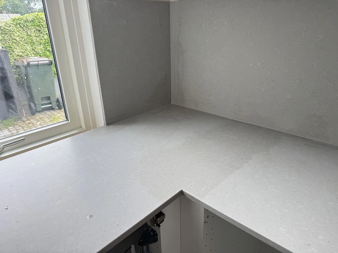 Køkkenbordplade i Technistone Noble Concrete Grey, Malmö – billede 4
