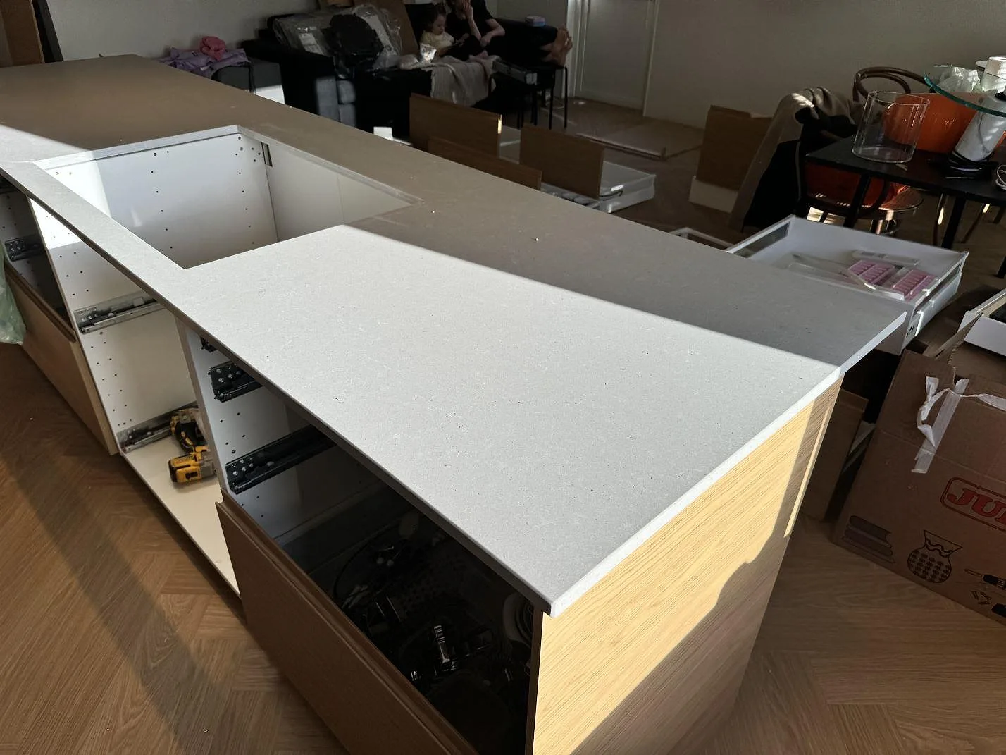 Køkkenbordplade i Technistone Noble Concrete Grey, Mölndal – billede 2