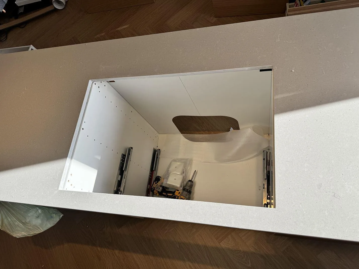 Køkkenbordplade i Technistone Noble Concrete Grey, Mölndal – billede 8