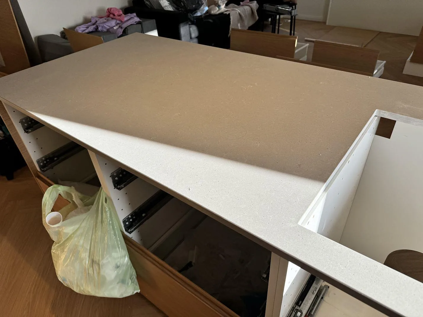 Køkkenbordplade i Technistone Noble Concrete Grey, Mölndal – billede 3