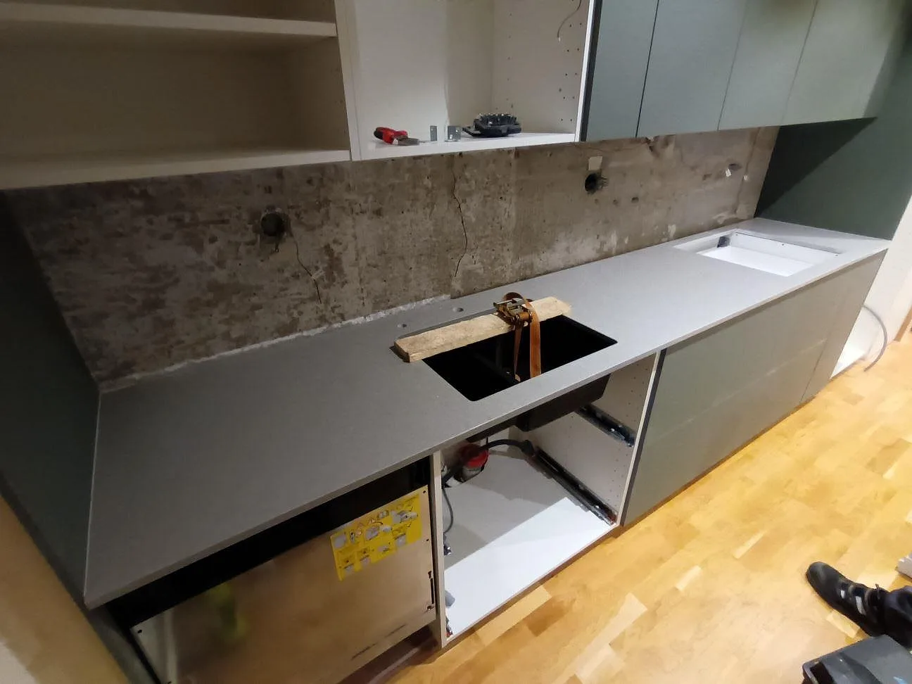 Køkkenbordplade i Technistone Noble Concrete Grey, Motala