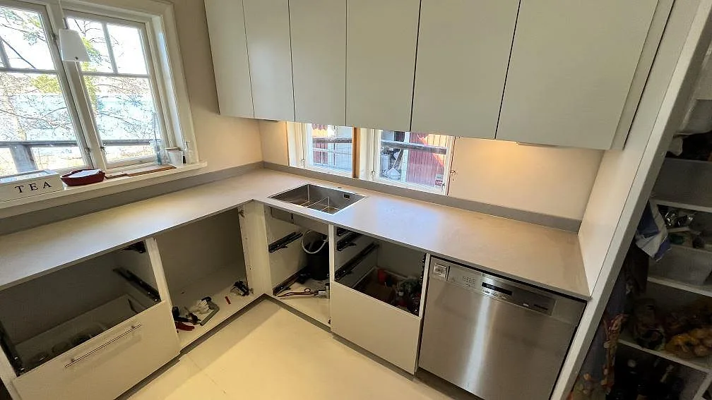 Køkkenbordplade i Technistone Noble Concrete Grey, Norrby – billede 3