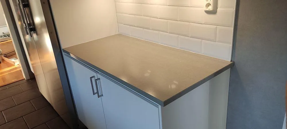 Køkkenbordplade i Technistone Noble Concrete Grey, Skövde – billede 5