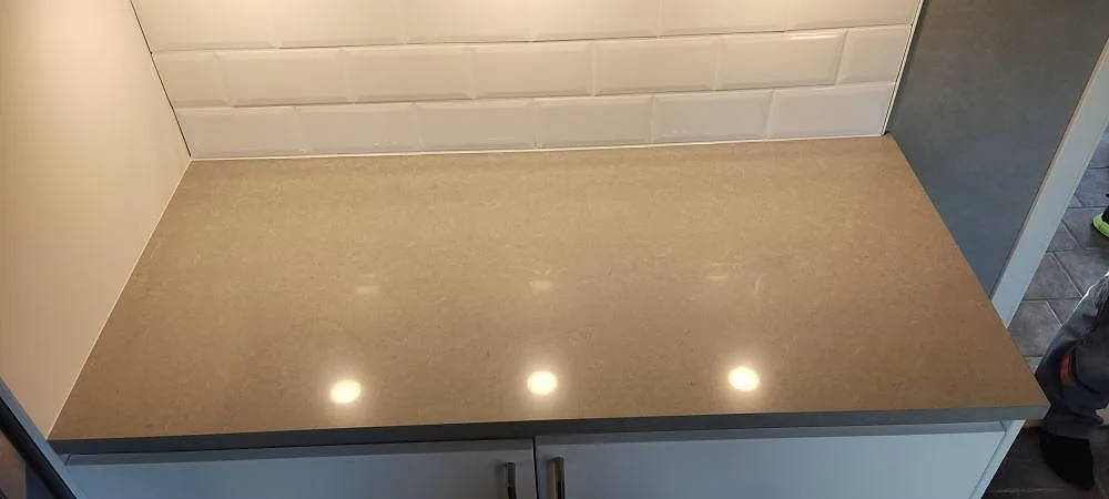 Køkkenbordplade i Technistone Noble Concrete Grey, Skövde – billede 8