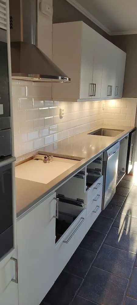 Køkkenbordplade i Technistone Noble Concrete Grey, Skövde