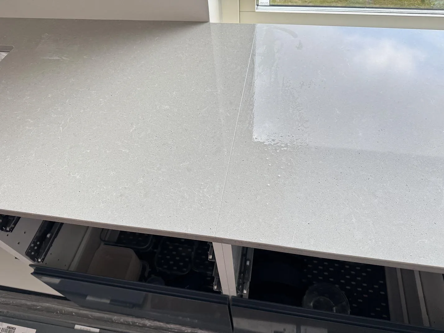 Køkkenbordplade i Technistone Noble Concrete Grey, Svalöv – billede 7
