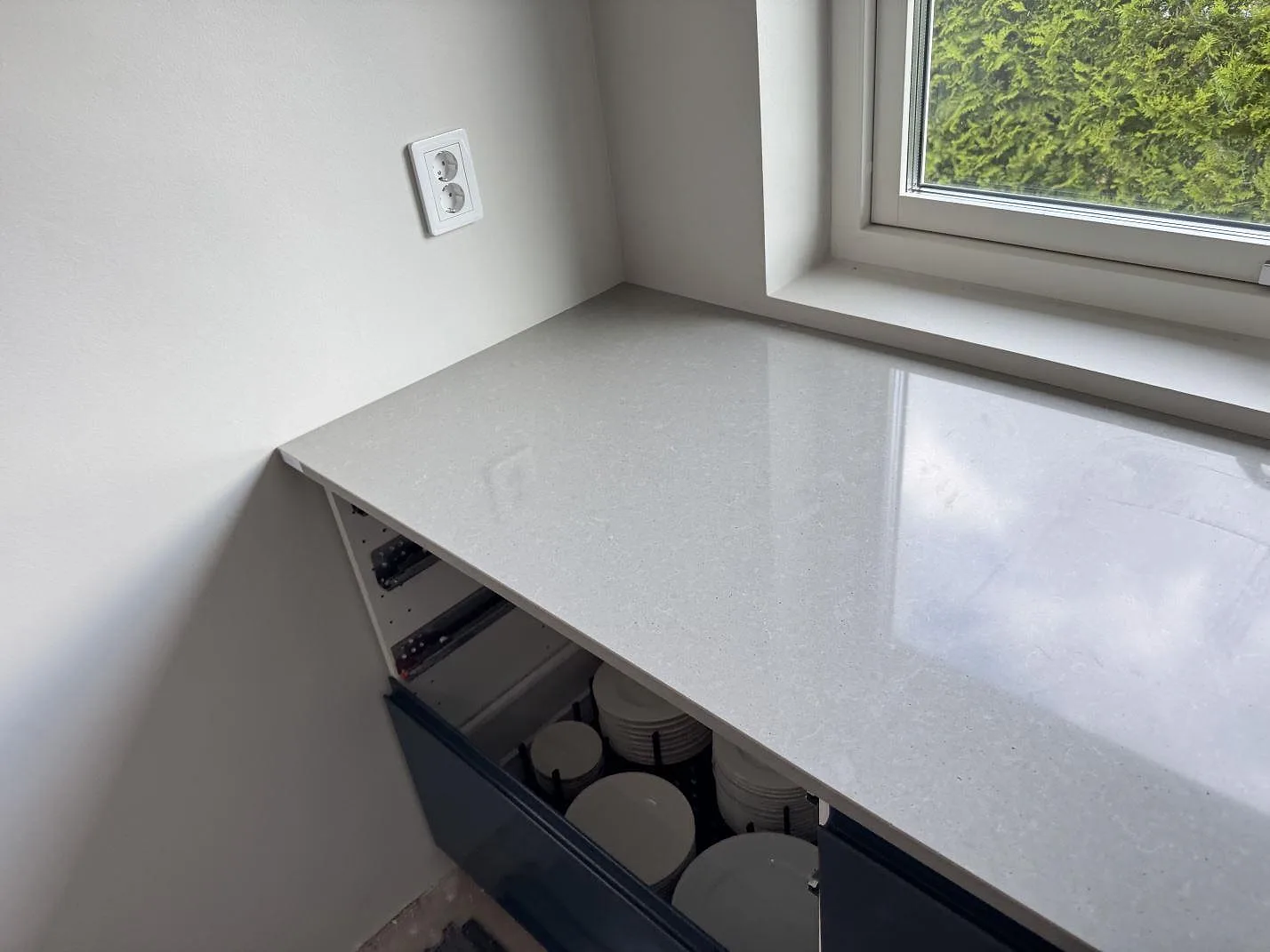 Køkkenbordplade i Technistone Noble Concrete Grey, Svalöv – billede 8