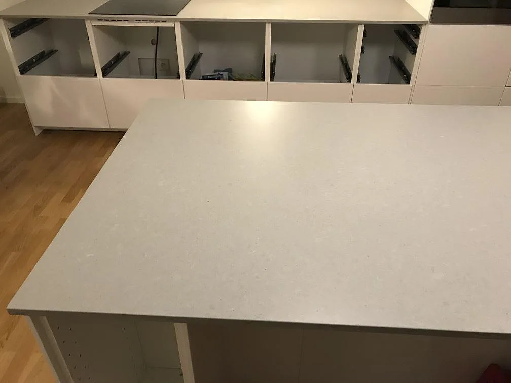 Køkkenbordplade i Technistone Noble Concrete Grey, Svedala – billede 5